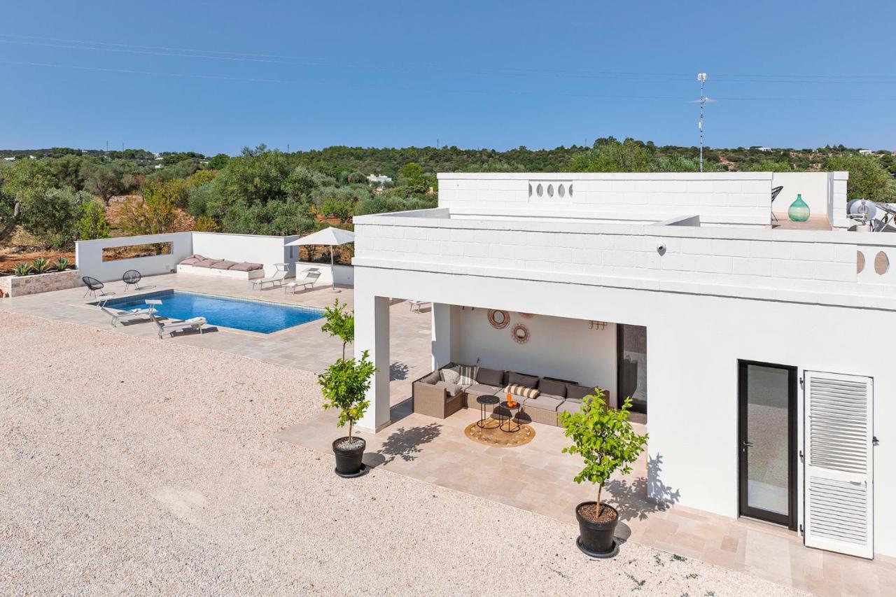Vilaa Isa Beautiful Villa And Trullo In Остуни Екстериор снимка