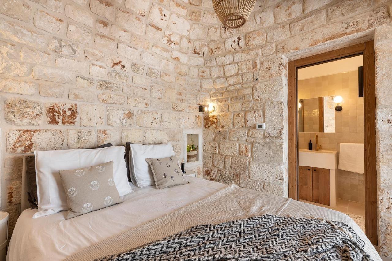 Vilaa Isa Beautiful Villa And Trullo In Остуни Екстериор снимка