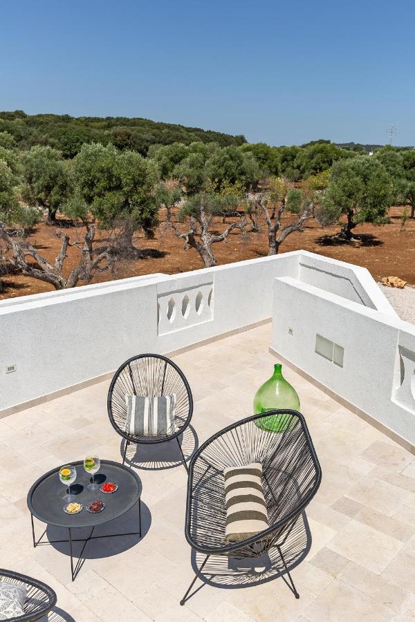 Vilaa Isa Beautiful Villa And Trullo In Остуни Екстериор снимка