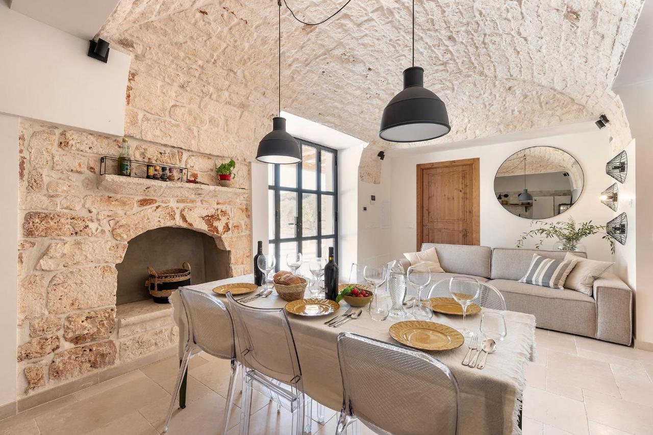 Vilaa Isa Beautiful Villa And Trullo In Остуни Екстериор снимка